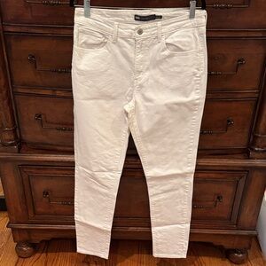 Levi’s Women's White Jeans size 12